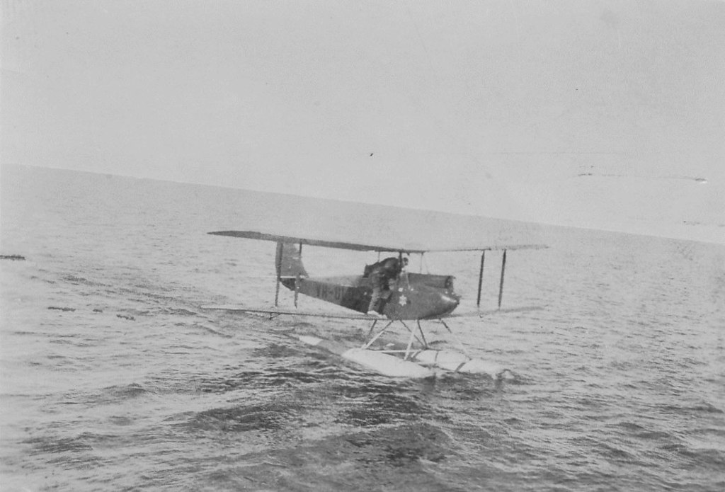 Gipsy Moth seaplane VH-ULD taking off DUNIH 1.434