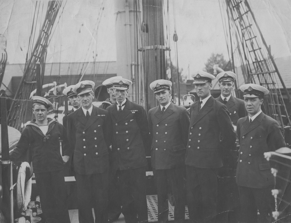 Officers of the Discovery, London 1929 DUNIH 1.503