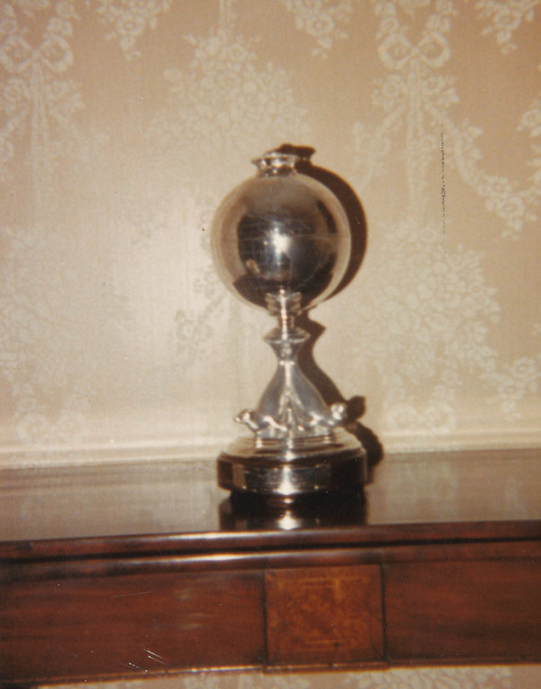 Globe presented to William Colbeck. DUNIH 1.524