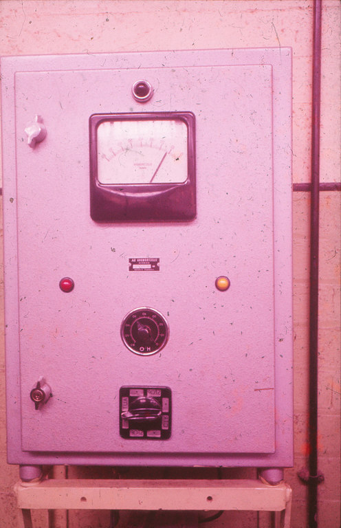 Control box belonging to a jute beaming machine DUNIH 2006.1.61
