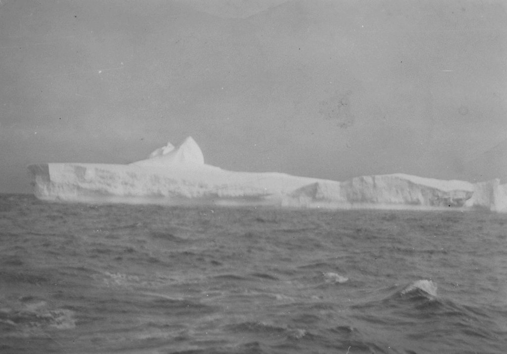 Ice berg from "Discovery II" DUNIH 2008.99.17