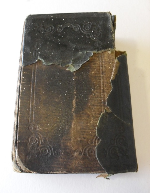 Bible belonging to Hugh Scott, Mid Wynd Dundee DUNIH 2009.47