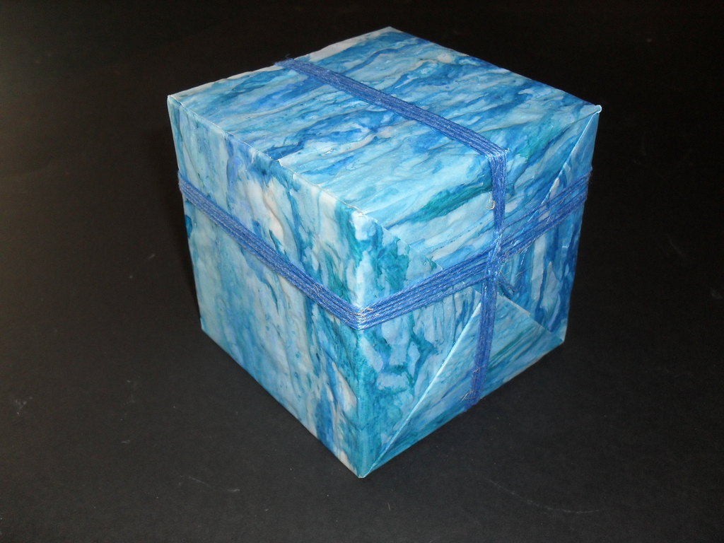 Cube handpainted blue with blue threads DUNIH 2011.1.5