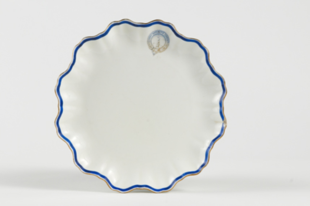 Discovery fluted Dish DUNIH 274.1