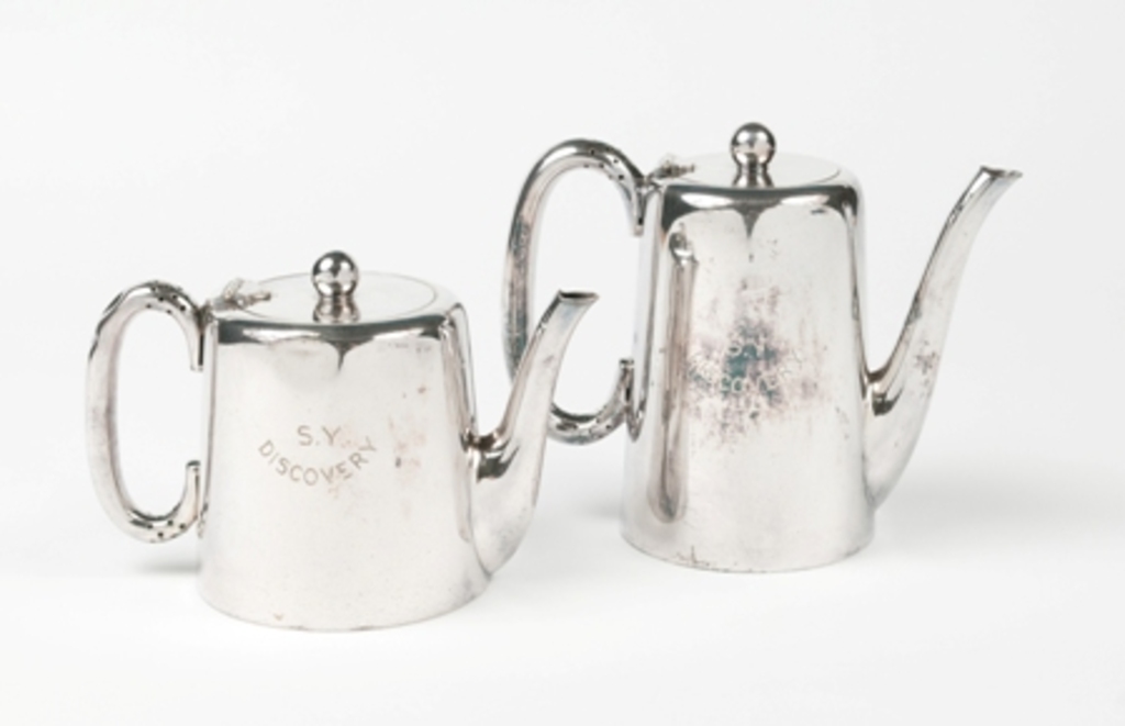 Teapot engraved &#39;S.Y Discovery&#39;, related to Banzare DUNIH 516.4
