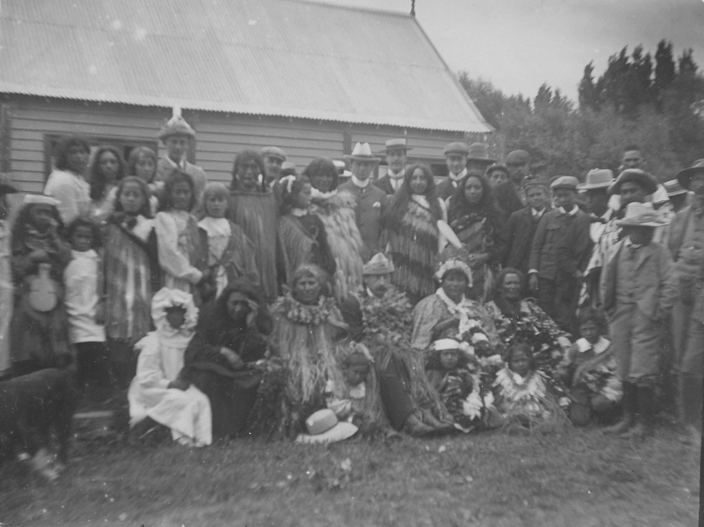 Group of Maori people with expedition members K.19.8