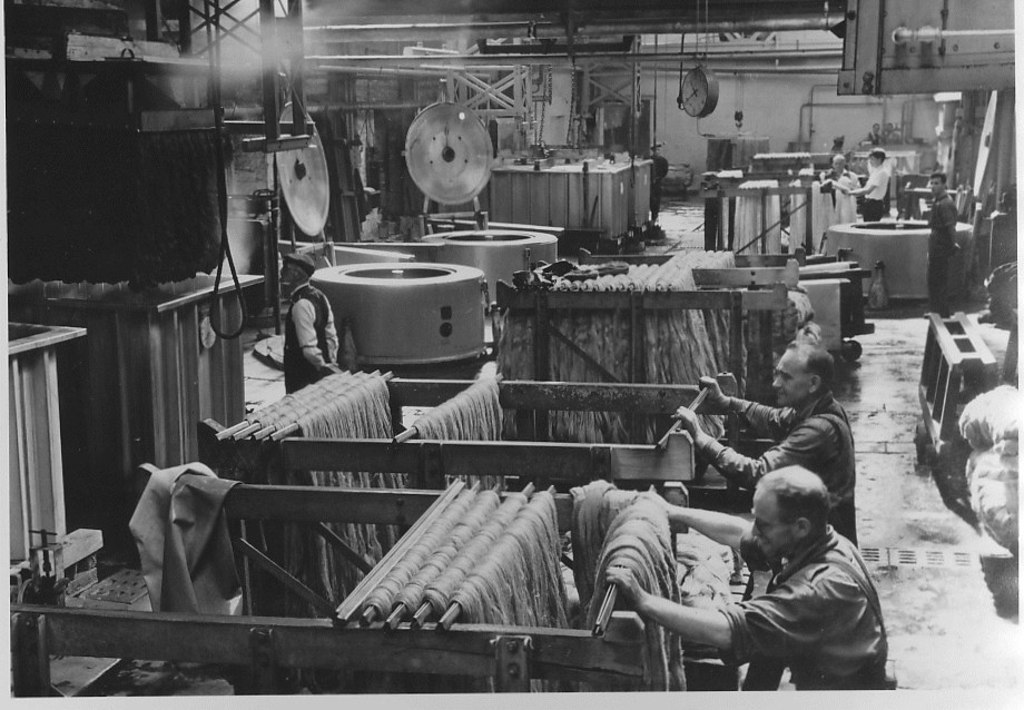 Men at work at a Bleachworks DUNIH 353.17