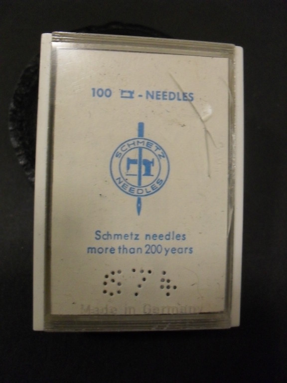 Box of needles DUNIH 2007.43.2
