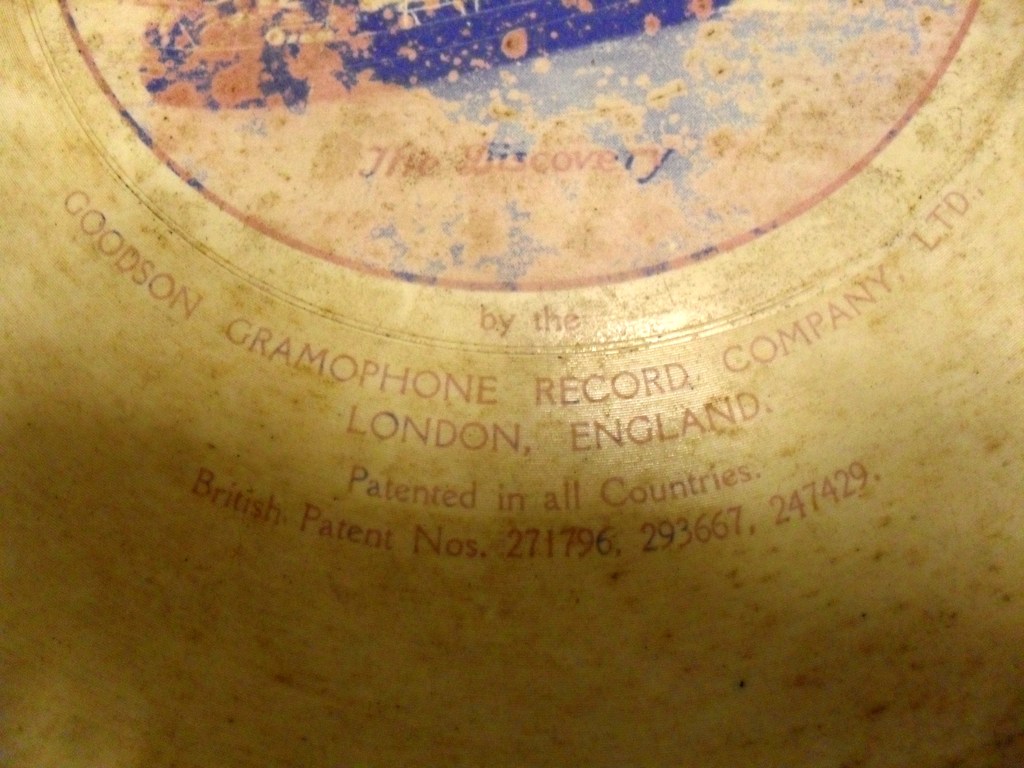 Gramaphone record illustrated with Discovery, Banzar expedition DUNIH 52