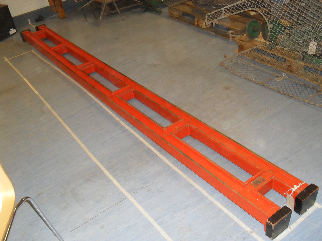 Red wooden long beam ladder pattern DUNIH 2015.24