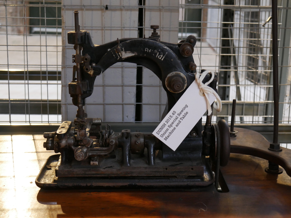 Sewing Machine DUNIH 2015.45