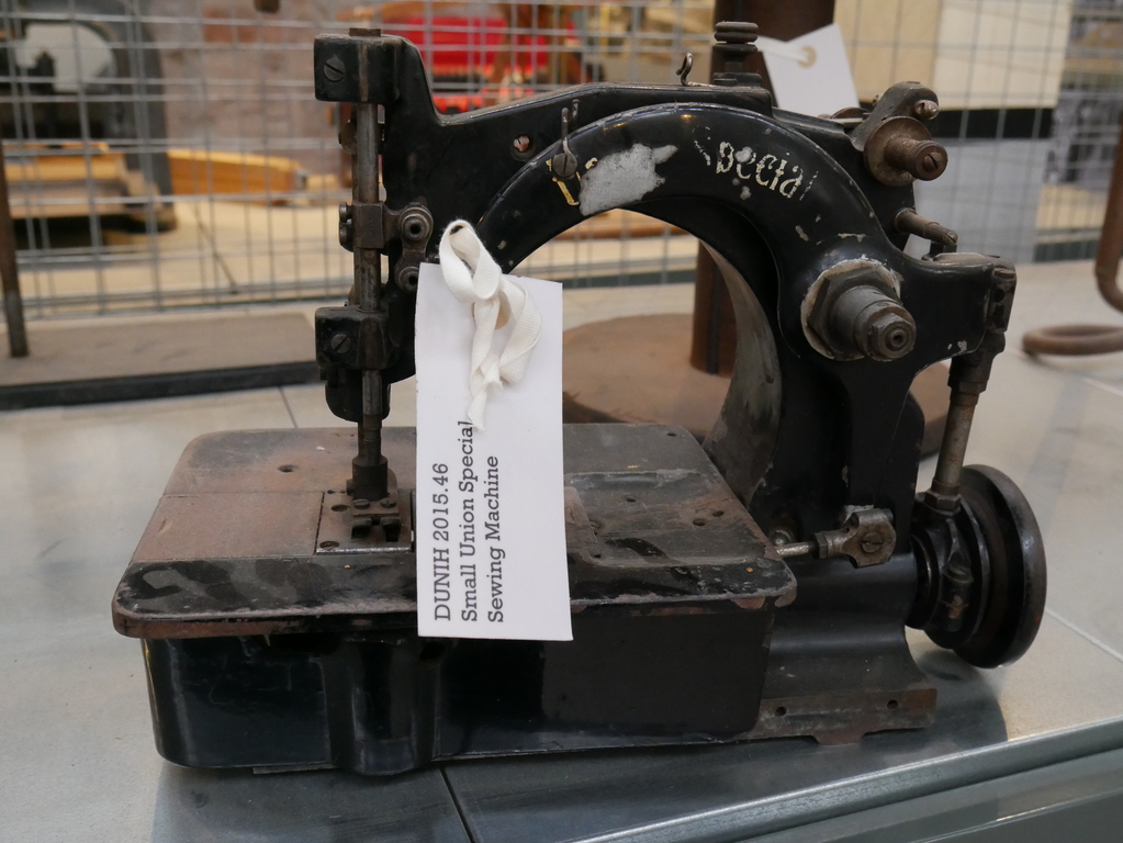 Sewing Machine DUNIH 2015.46