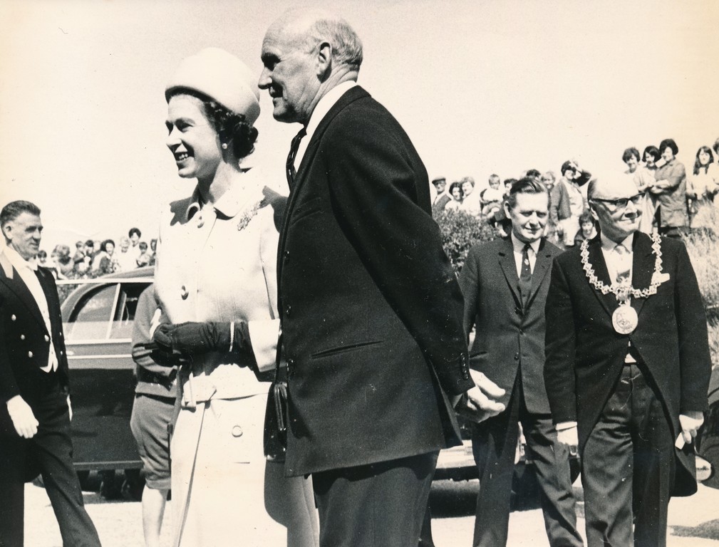 Photograph of the Queen and William Walker, May 1969 DUNIH 2017.16.2.2