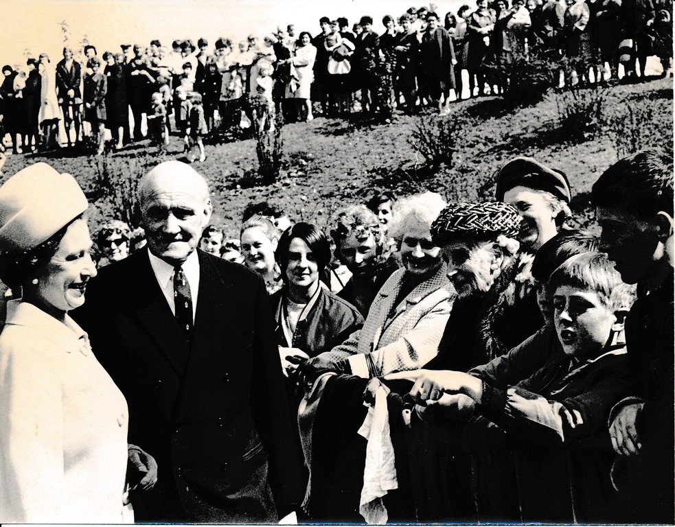 Photograph of the Queen meeting the crowds, May 1969 DUNIH 2017.16.2.7