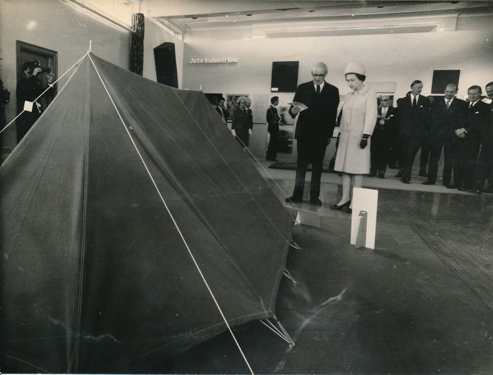 Photograph of the Queen presented with a tent, May 1969 DUNIH 2017.16.2.31