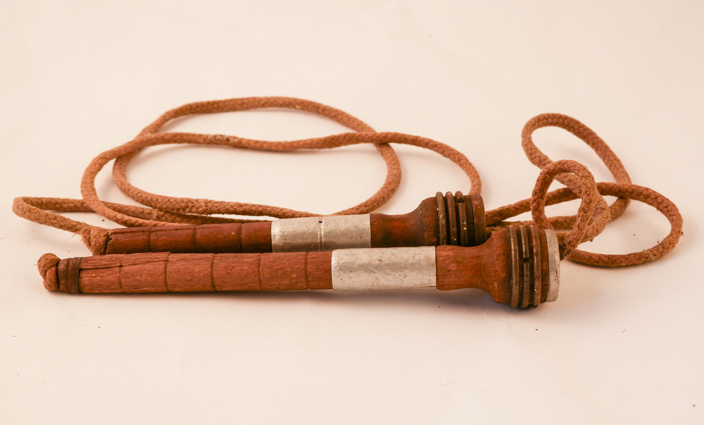 Skipping Rope with handles made from wooden pirns DUNIH 2013.26