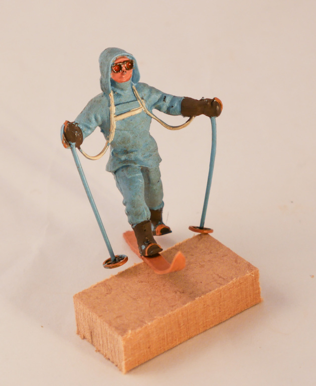 Polar Explorer Miniature Figure DUNIH 2012.1.3