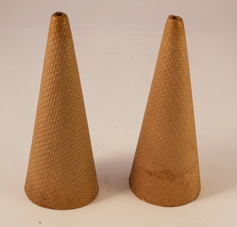Two empty yarn cone DUNIH 2010.6.17
