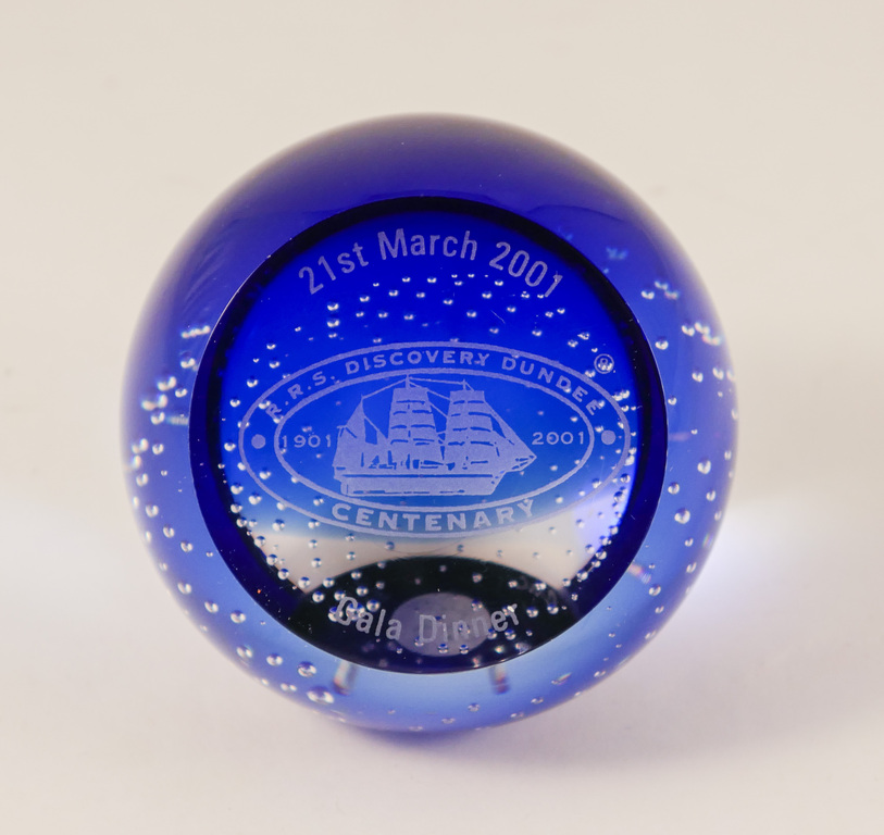 Centenary Paperweight, RRS Discovery DUNIH 2018.1.3