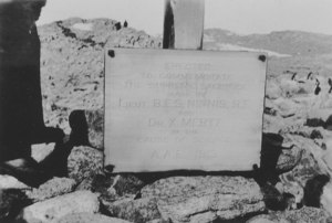 Image of Memorial plaque Cape Dennison 1930. DUNIH 1.354