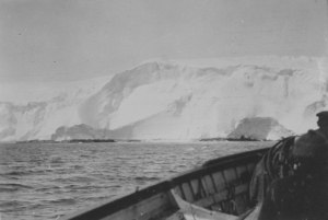 Image of Iceberg, taken from small boat DUNIH 1.359