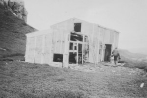Image of Hut built in 1874 by Transit of Venus Expedition DUNIH 1.459