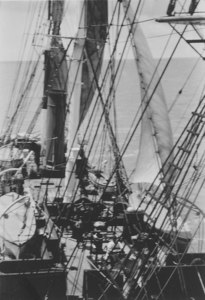 Image of  RRS Discovery looking aft DUNIH 1.484