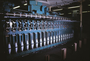 Image of Jute manufacturing in India - Spinning frame DUNIH 2006.1.59.21