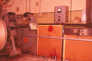 Image of Mechanism and control box of a beaming machine DUNIH 2006.1.61.5