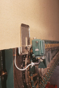 Image of Control box for jute machinery (possibly cop winder) DUNIH 2006.1.75.14