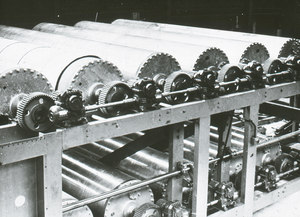 Image of Close-up of rollers used in the finishing process DUNIH 2006.1.75.51