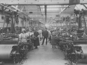 Image of Rockwell Works - weaving shed with workers DUNIH 2007.54.8