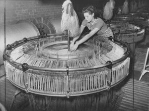 Image of Circular looms at Manhattan Works DUNIH 2007.61.13