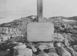 Image of Memorial plaque to Lieutenant Ninnis and Dr X. Mertz DUNIH 2008.100.4