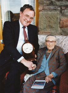 Image of Charles Hutton presenting a clock DUNIH 2008.104.1