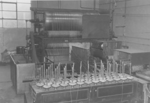 Image of George Walker and Sons, Engineers, Twine polisher DUNIH 2008.130.12