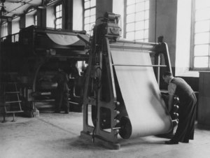 Image of Camperdown Works - Cloth rolling machine DUNIH 2008.23.10.1