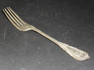 Image of Dinner fork used onboard the Discovery expedition DUNIH 275.3