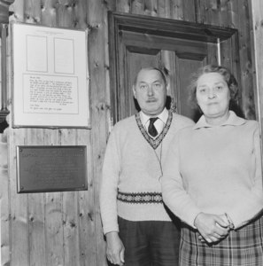 Image of Mr & Miss Larg standing beside commemorative plaques DUNIH 4.32