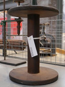 Image of Wooden bobbin with metal inserts DUNIH 2014.12.3