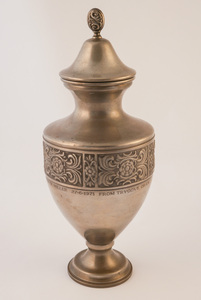 Image of Decorative Urn given to Charles Miller by Tryggve Gran DUNIH 2014.5.1