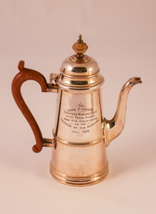 Image of Silver plated coffee pot DUNIH 2011.36.1