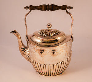 Image of Teapot set presented to Margaret Rattray Spalding DUNIH 2011.38.1