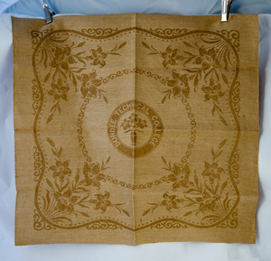 Image of Linen sample with Dundee Technical college crest DUNIH 2009.67.26
